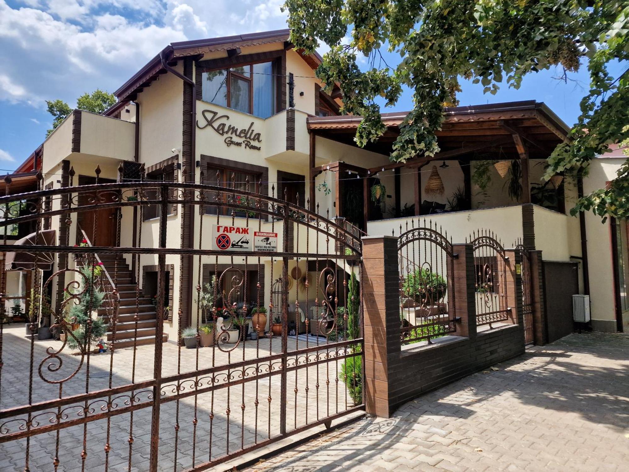 Kamelia Guest Rooms Kazanlŭk Exterior foto