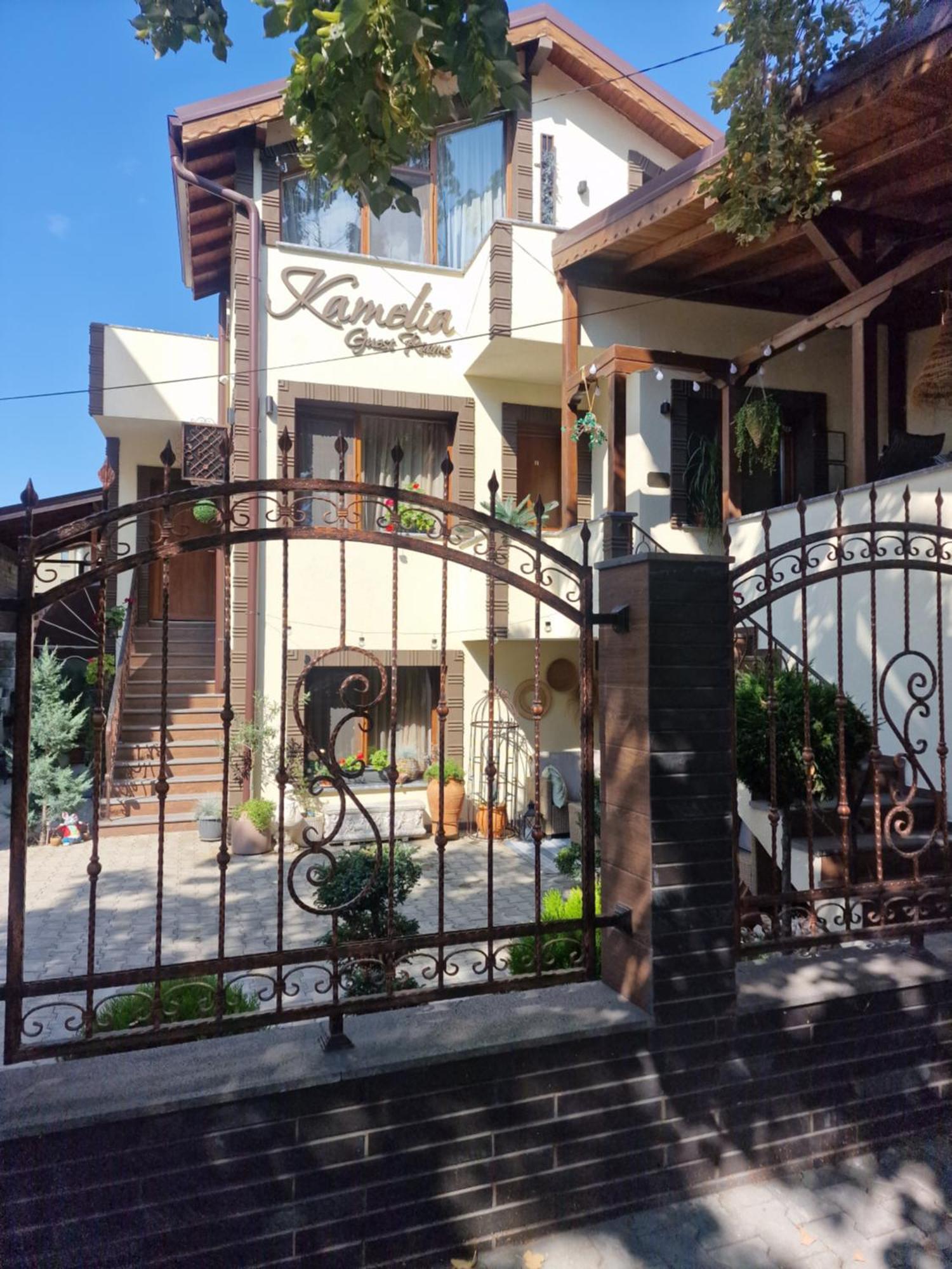 Kamelia Guest Rooms Kazanlŭk Exterior foto